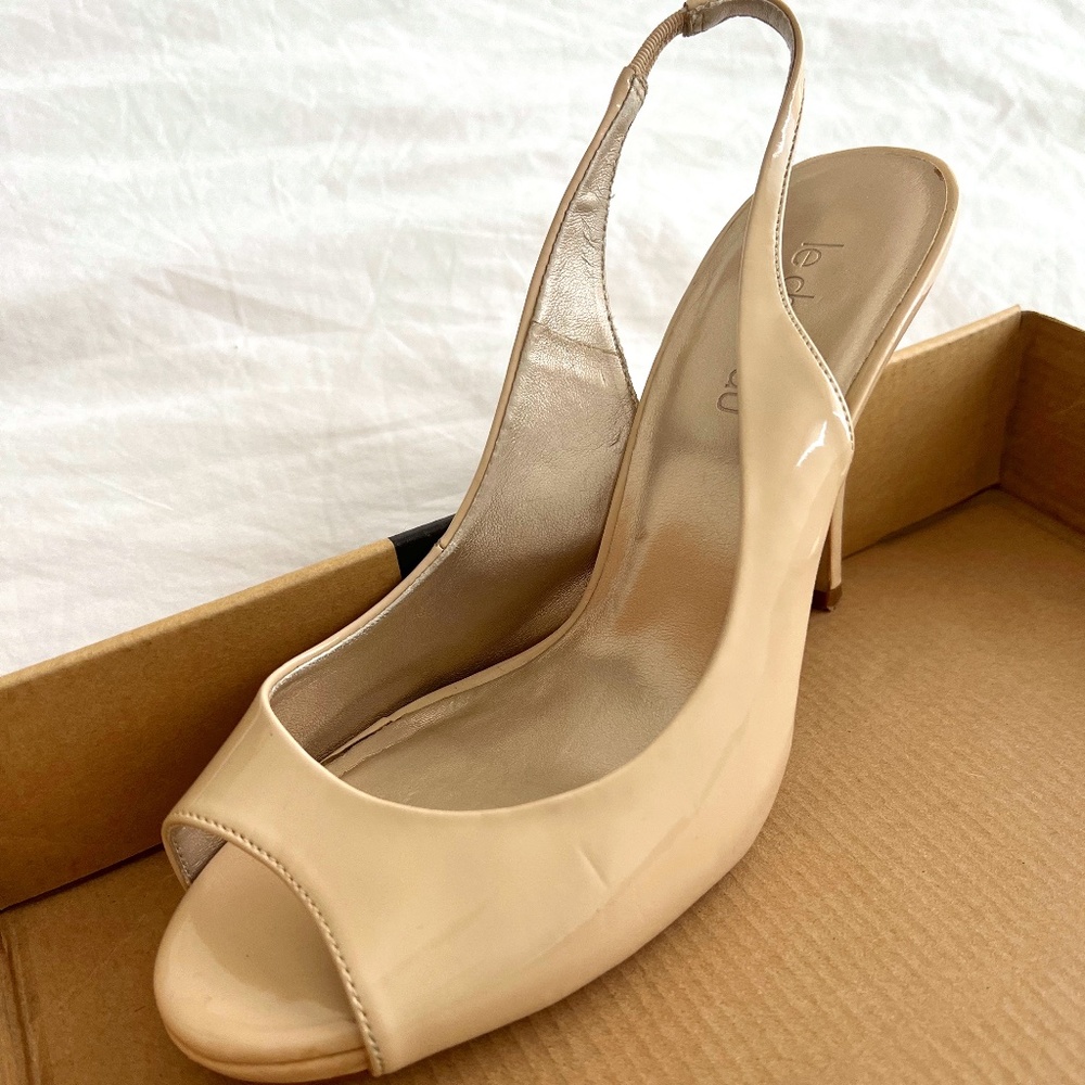 Women's Size 7 Camel Patent Leather Slingback Heels